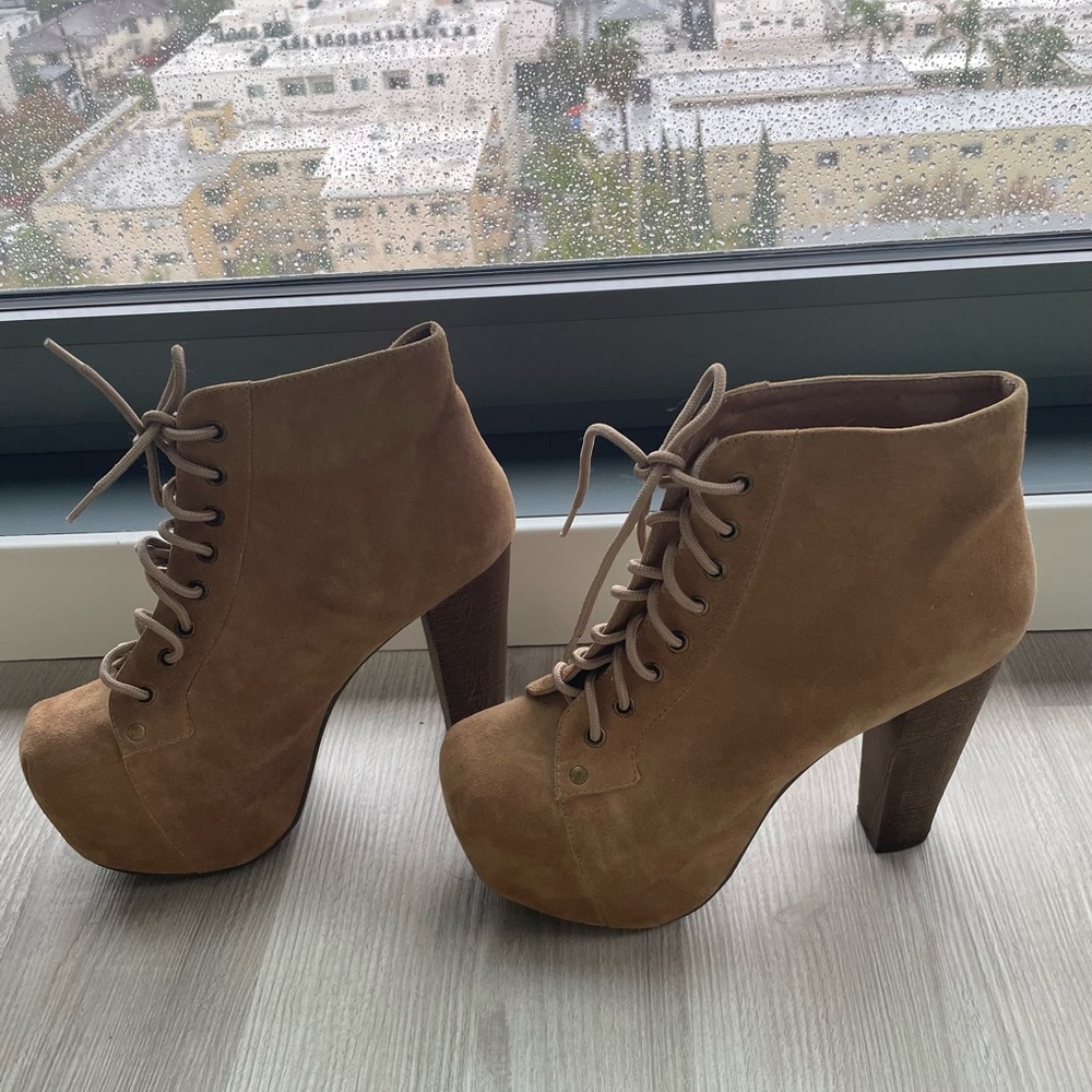 NEW Jeffrey Campbell Lita size 7.5 Platformed Healed lace-up bootie